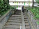Die alternative Treppe ist unzumutbar für Menschen mit Rollstuhl, (...)